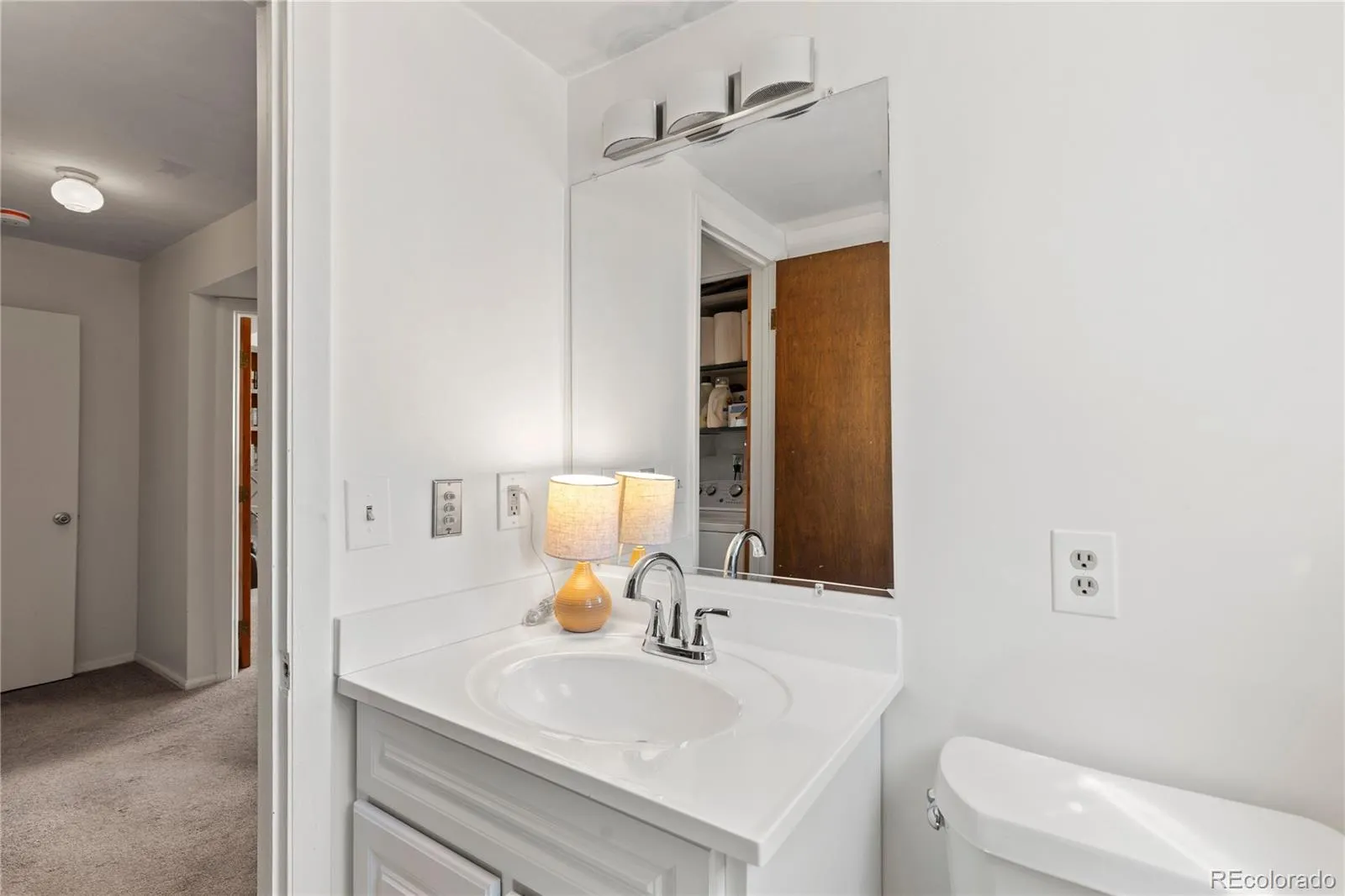 1257 S Dover Way Lakewood CO 80232 MLS #REC6911002 05152026150255 1600 35