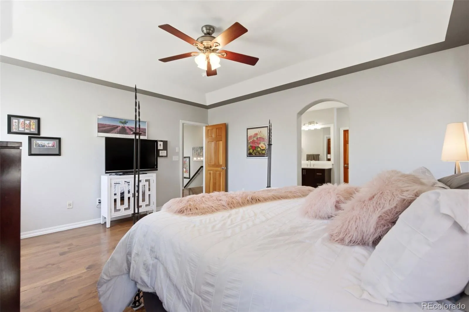 6112 Devinney Way Arvada CO 80004 MLS #REC6912253 05052026041922 1600 25
