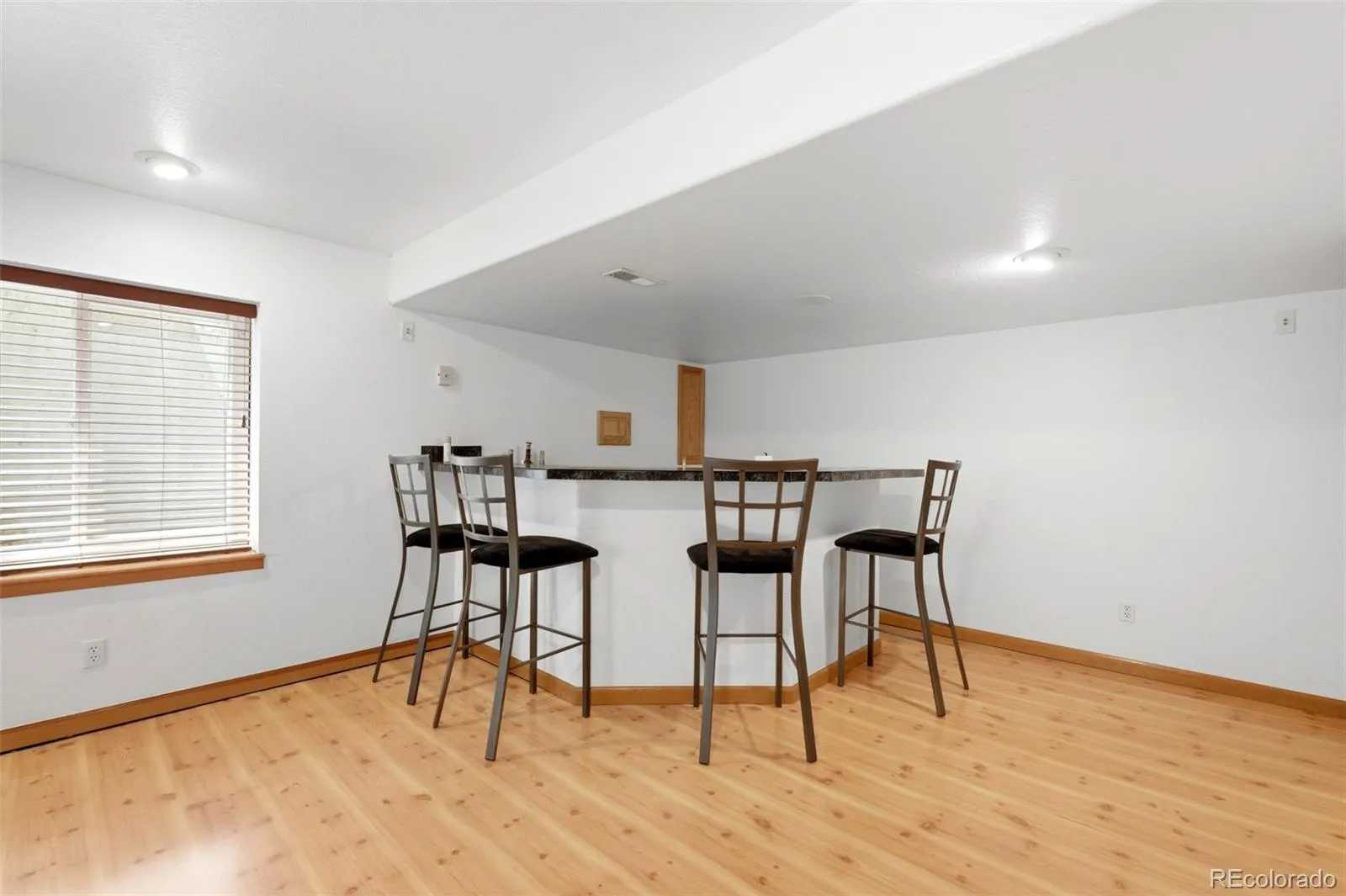 6112 Devinney Way Arvada CO 80004 MLS #REC6912253 05052026041922 1600 37