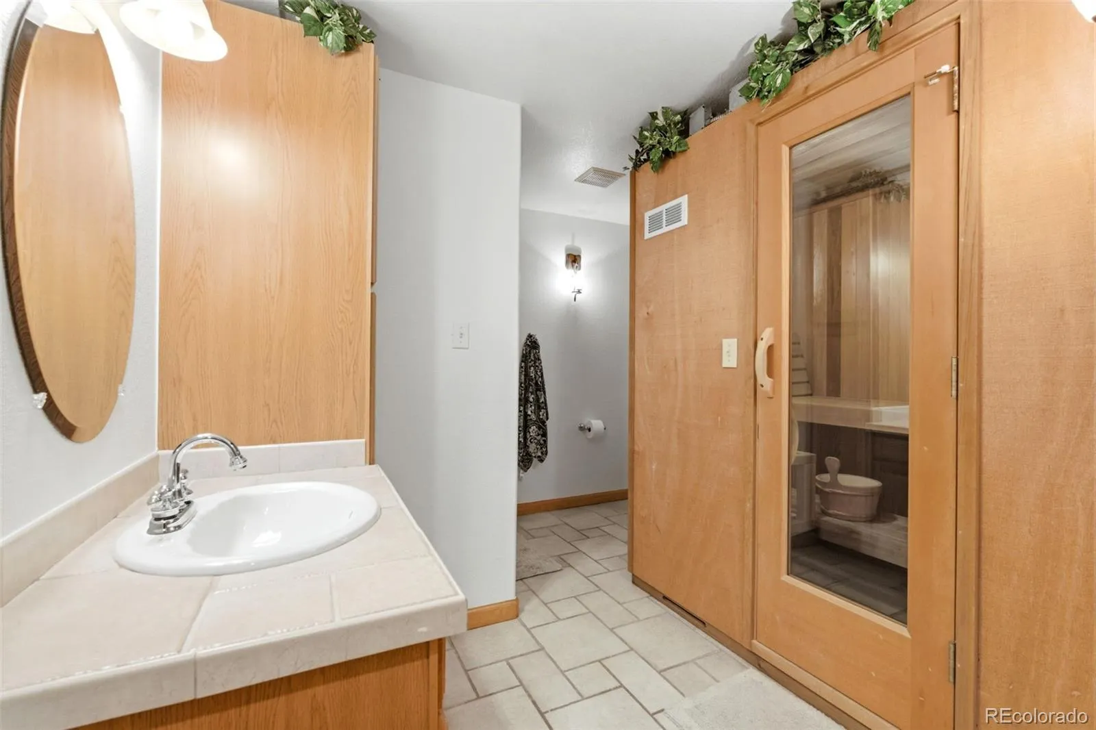 6112 Devinney Way Arvada CO 80004 MLS #REC6912253 05052026041922 1600 42