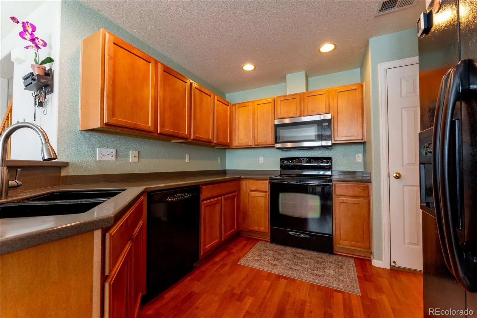 17285 E Wyoming Place Aurora CO 80017 MLS #REC6913628 04082026214113 1600 3