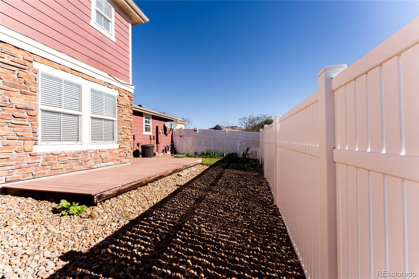 17285 E Wyoming Place Aurora CO 80017 MLS #REC6913628 04082026214113 1600 44