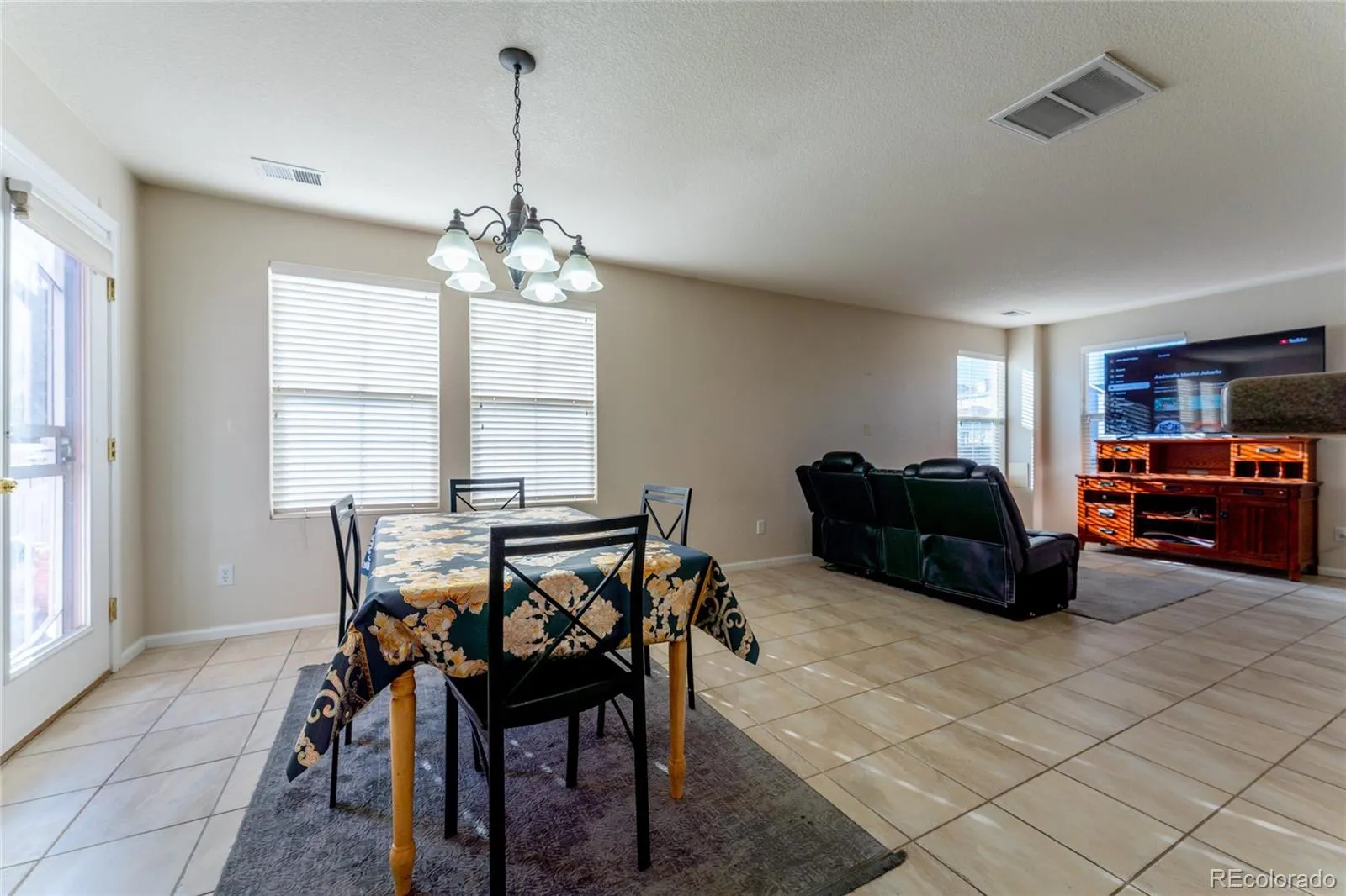17285 E Wyoming Place Aurora CO 80017 MLS #REC6913628 04082026214113 1600 5