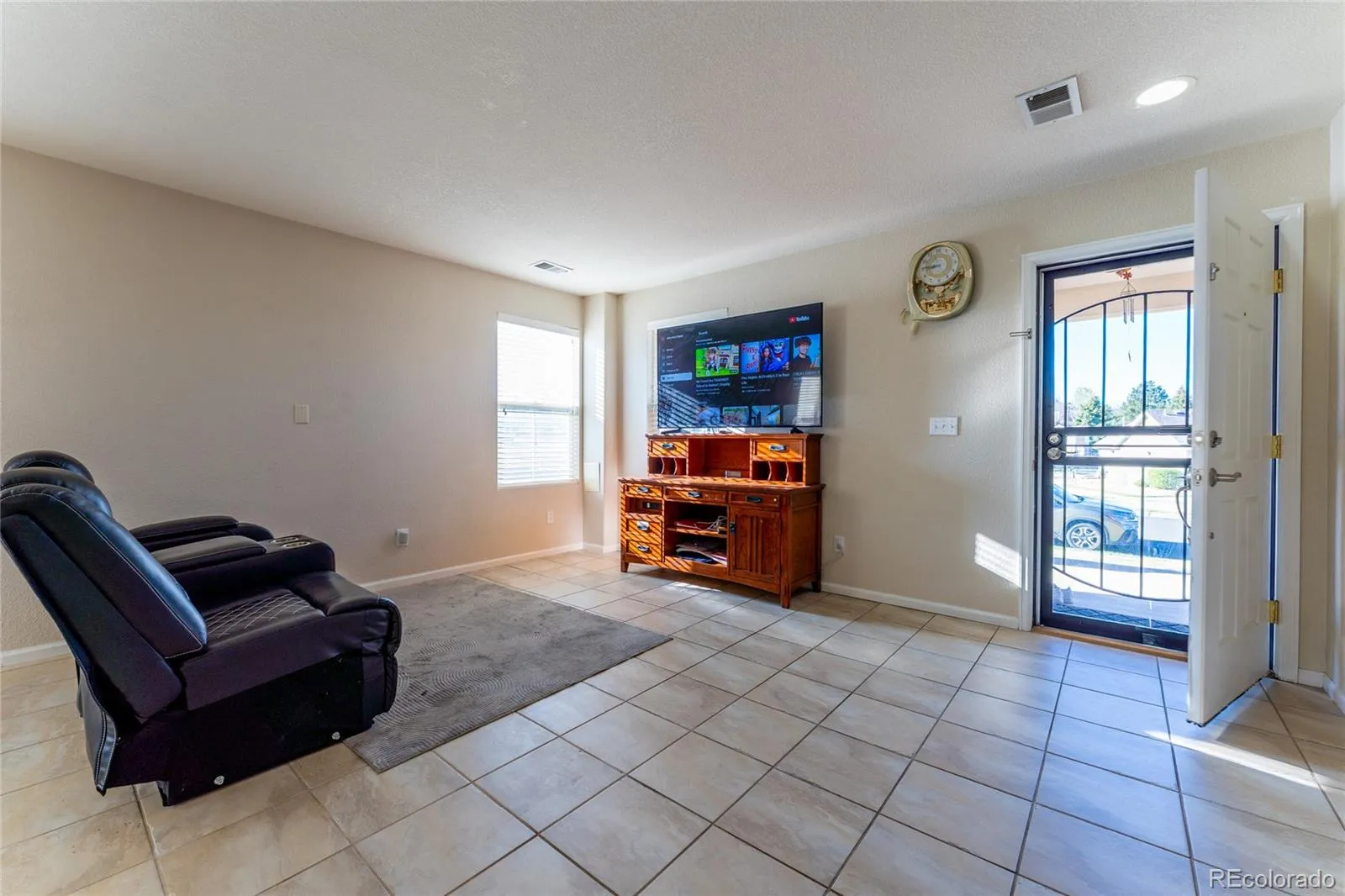 17285 E Wyoming Place Aurora CO 80017 MLS #REC6913628 04082026214113 1600 8