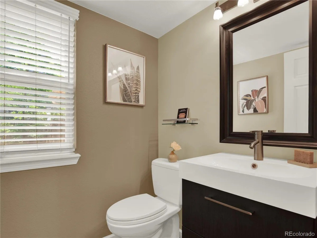 7958 S Roslyn Way Centennial CO 80112 | MLS #REC6915806 08202026132321 1200 18