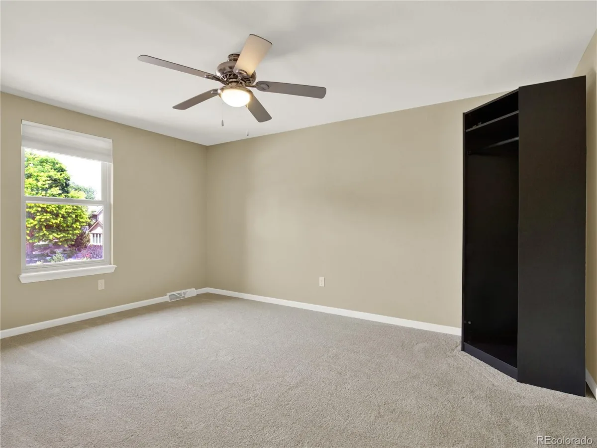 7958 S Roslyn Way Centennial CO 80112 | MLS #REC6915806 08202026132321 1200 32