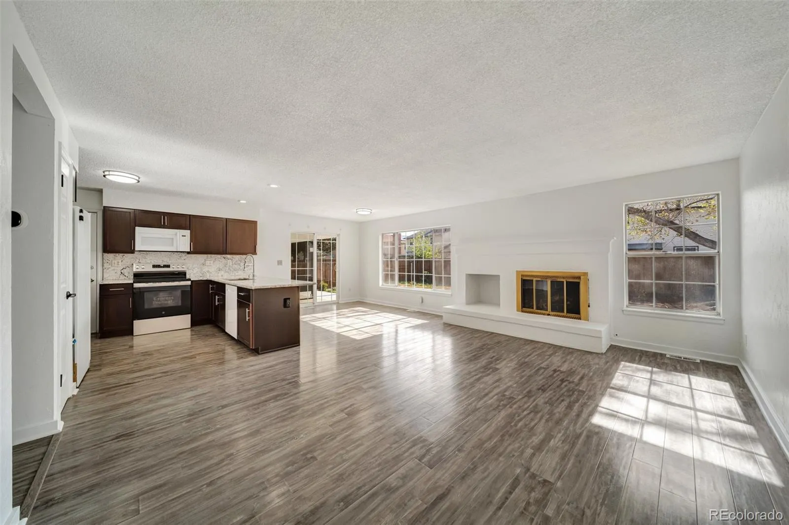 04112026224134 1600 6