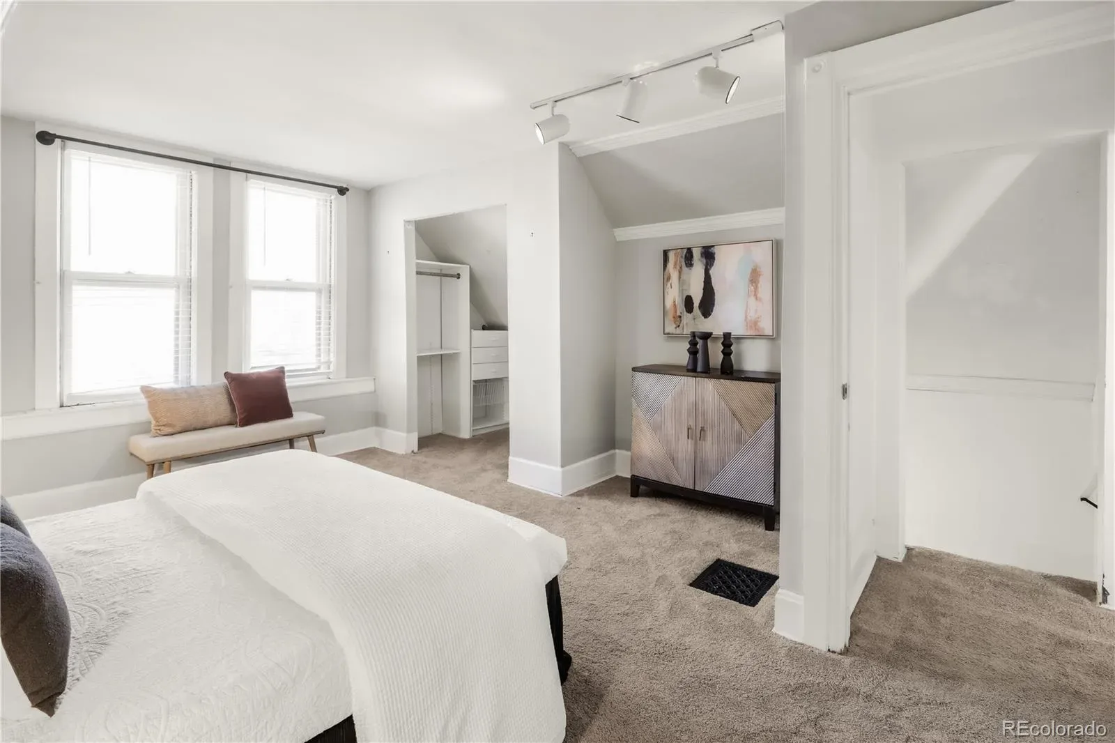 03192026213153 1600 25