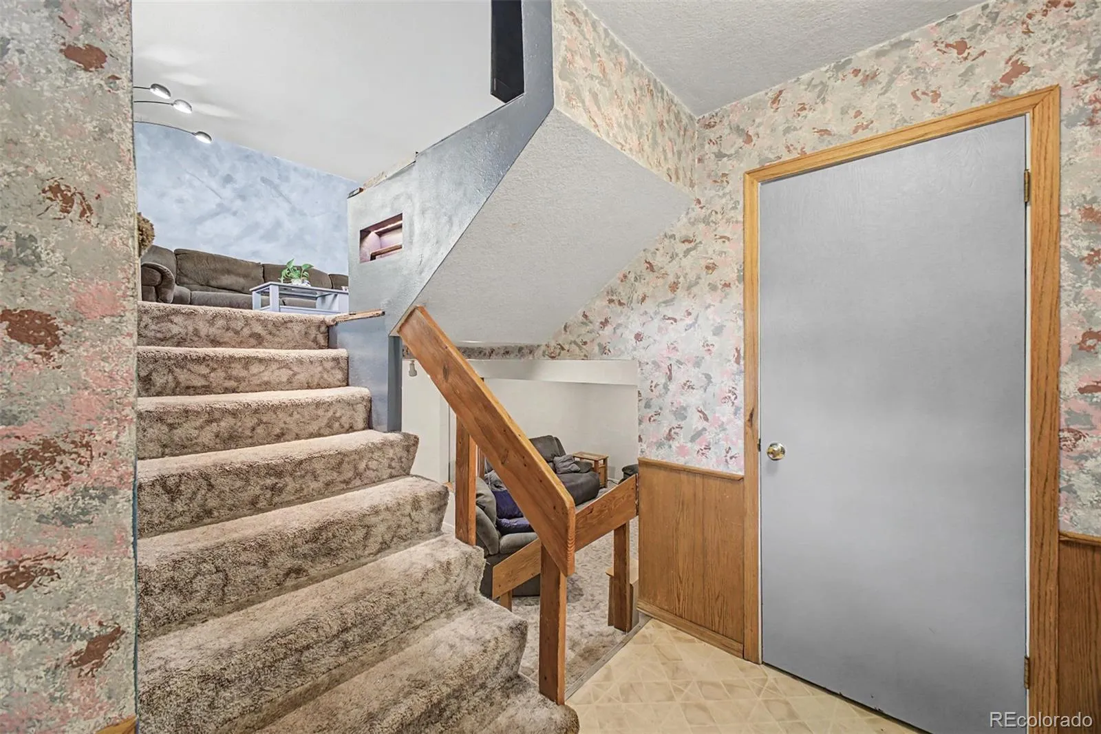 15504 E Evans Avenue Aurora CO 80013 MLS #REC6920103 05072026155802 1600 18