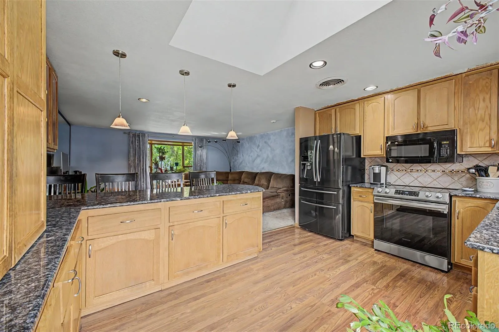 15504 E Evans Avenue Aurora CO 80013 MLS #REC6920103 05072026155802 1600 9