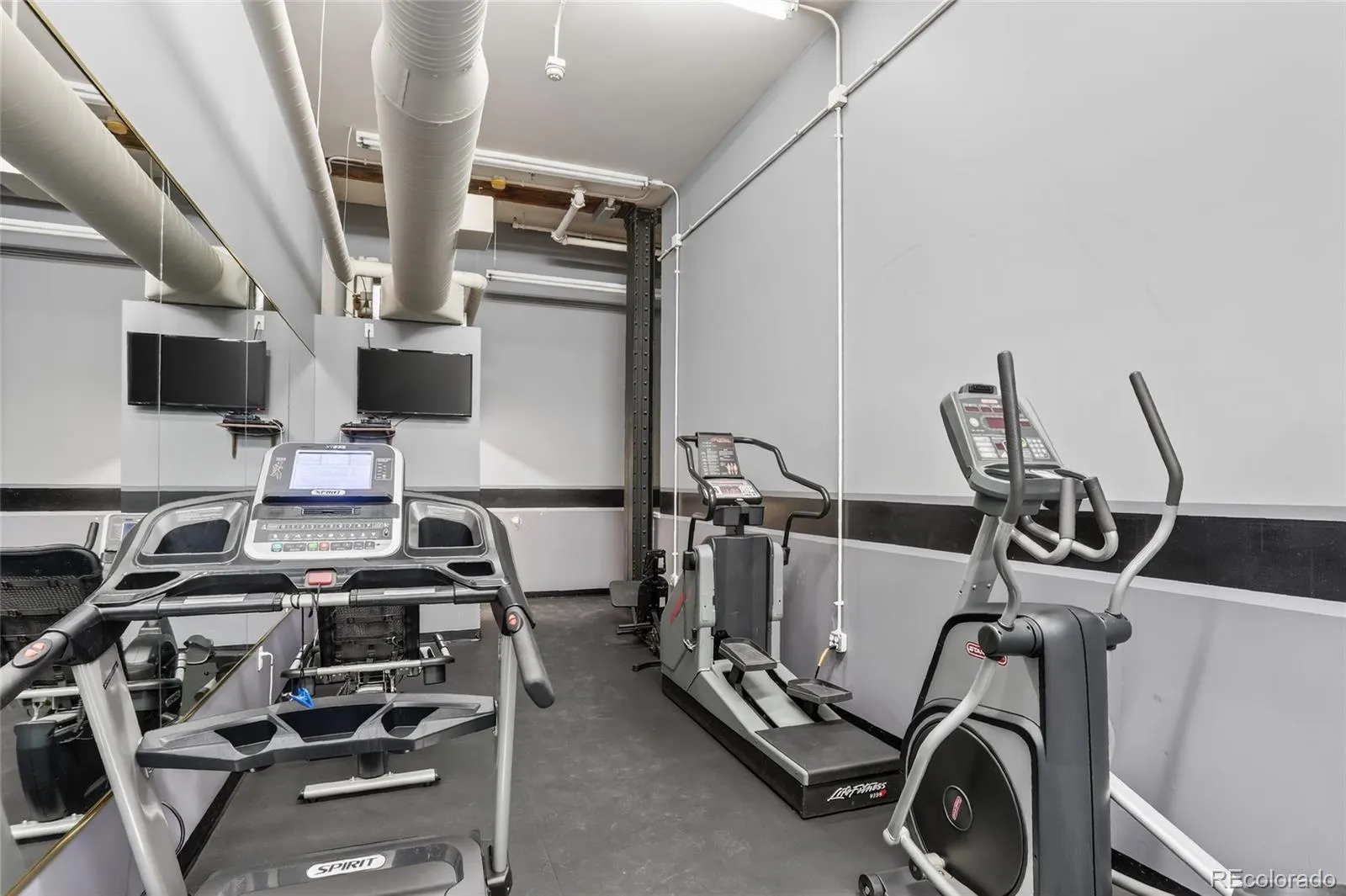 1555 California Street #602 Denver CO 80202 MLS #REC6922010 05242026052509 1600 22