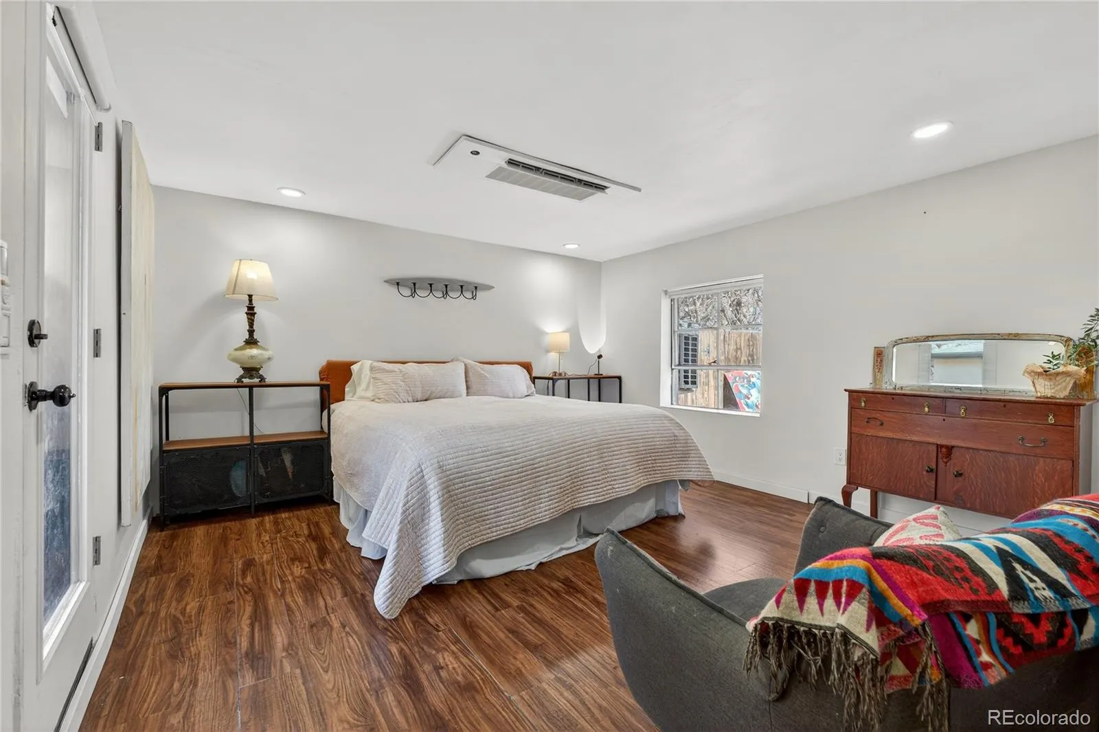 04102026174153 1600 17