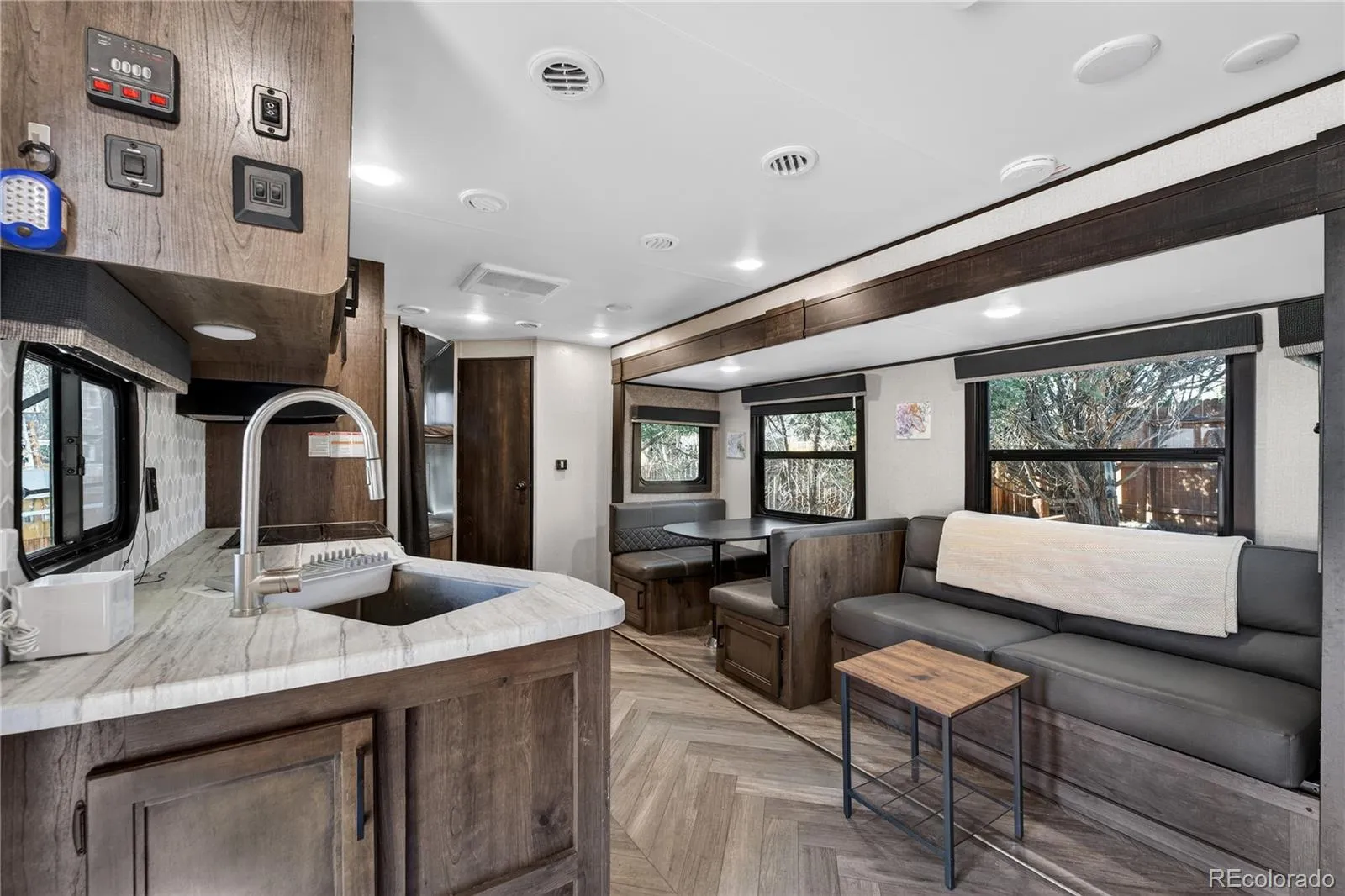 04102026174153 1600 30