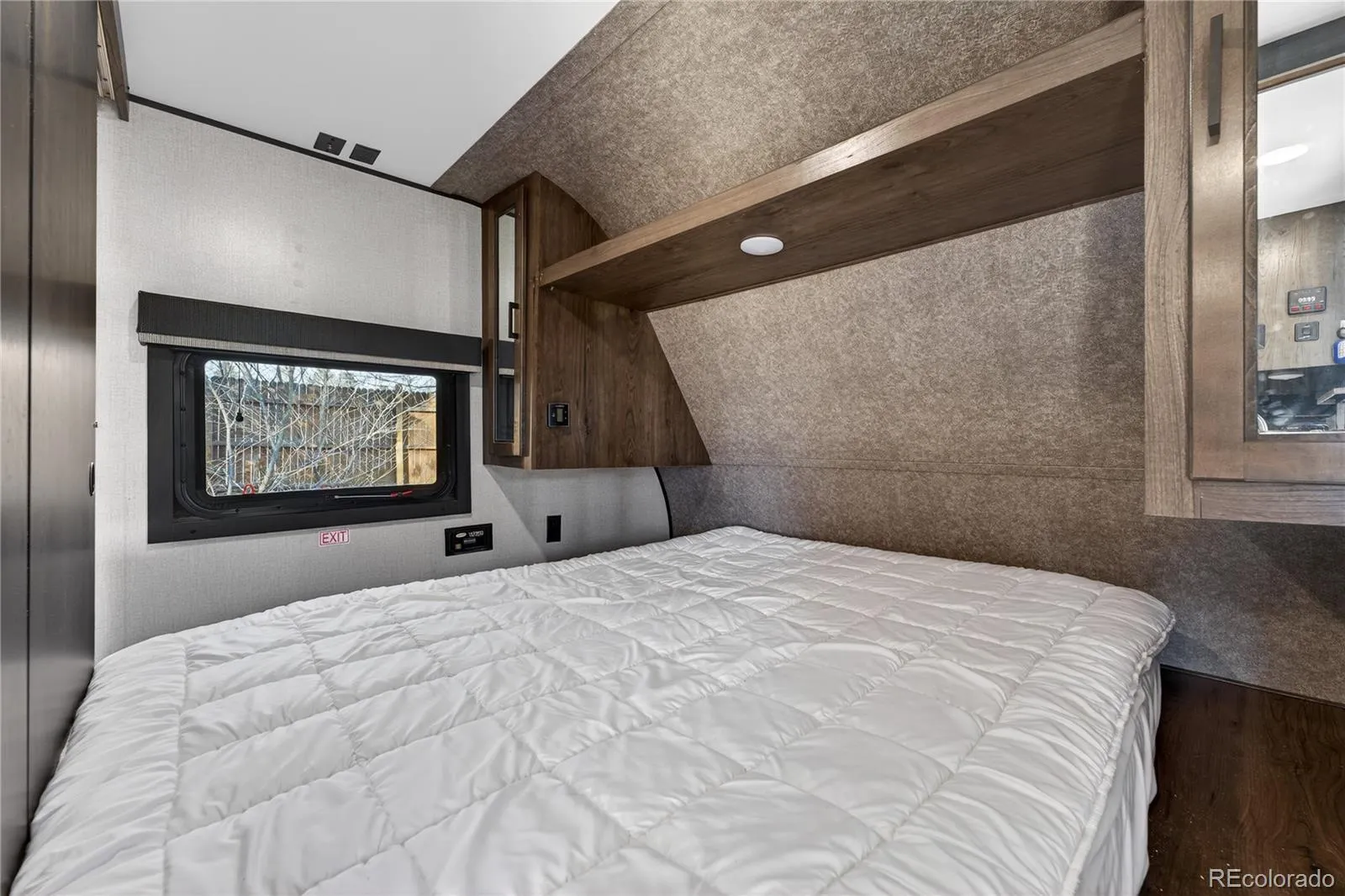 04102026174153 1600 35