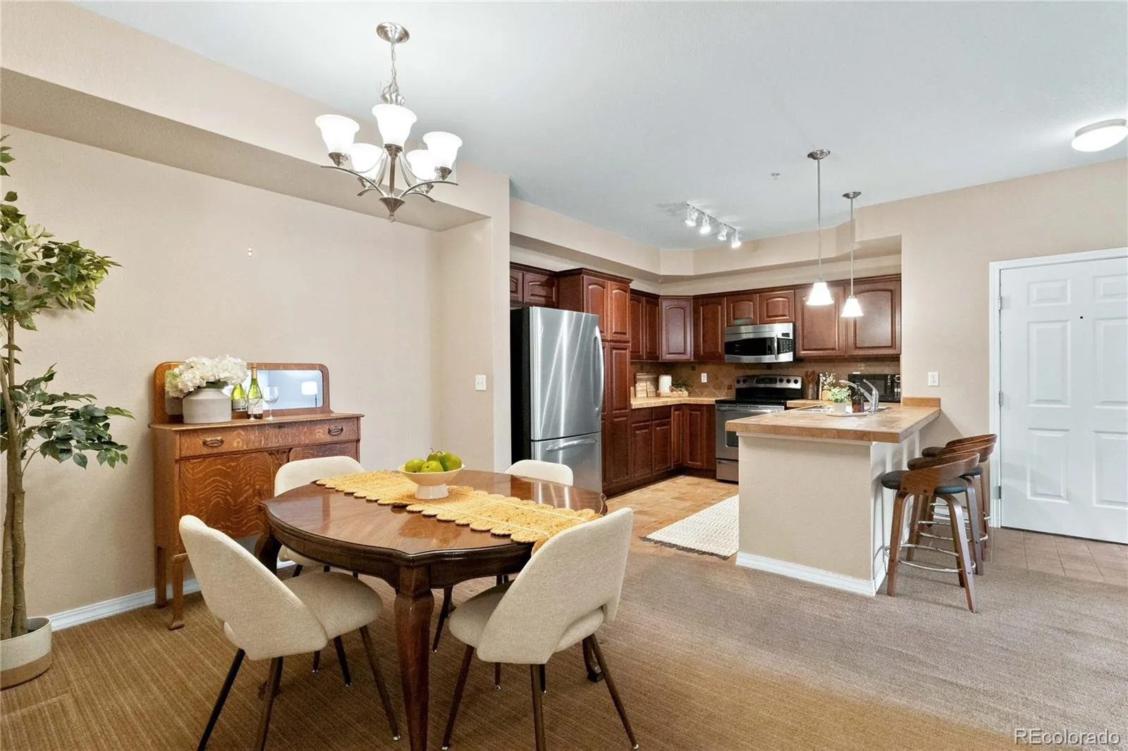 10052 W Ute Place #102 Littleton CO 80127 | MLS #REC6925626 08312026164346 1600 11