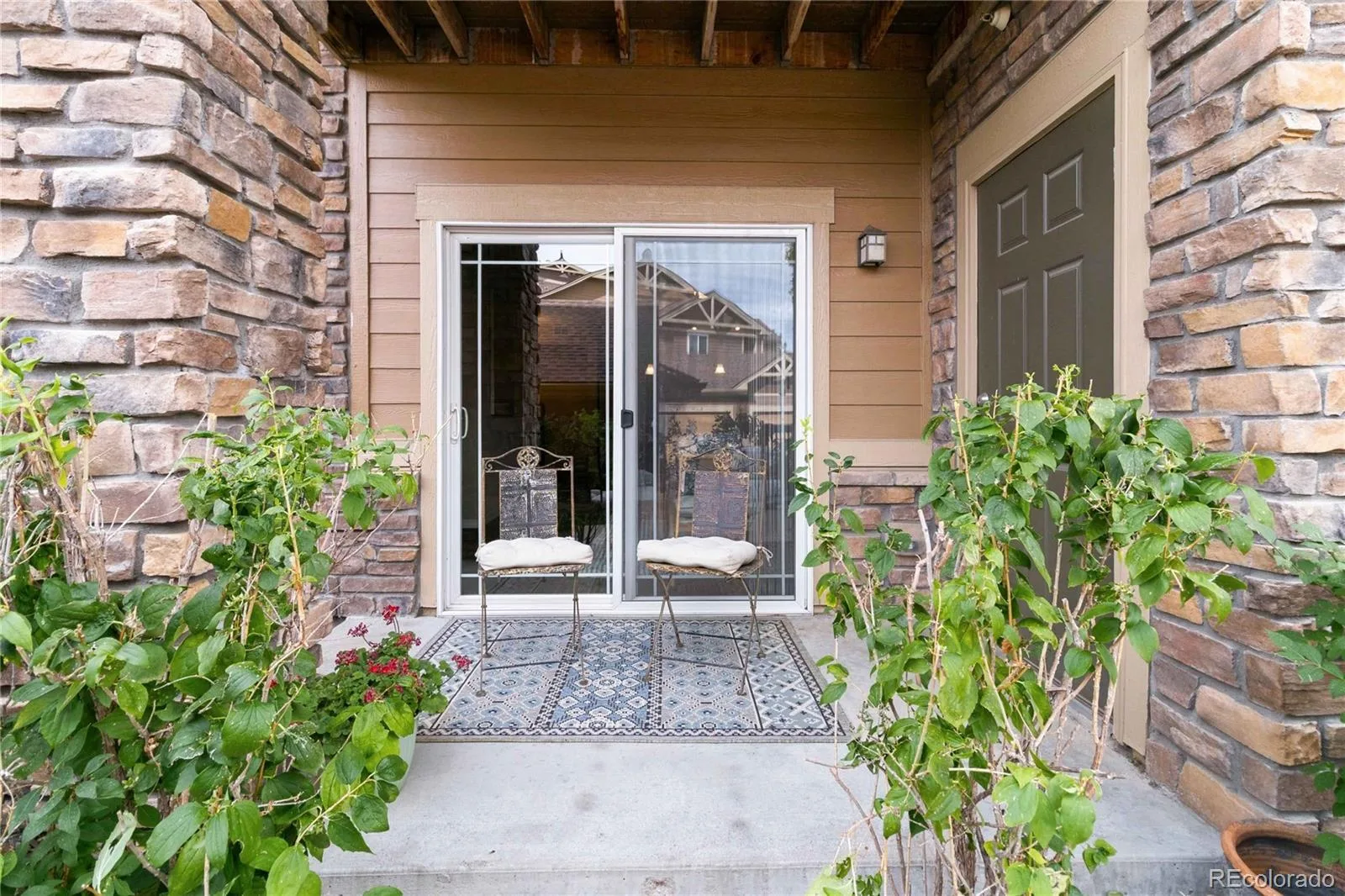 10052 W Ute Place #102 Littleton CO 80127 | MLS #REC6925626 08312026164346 1600 24