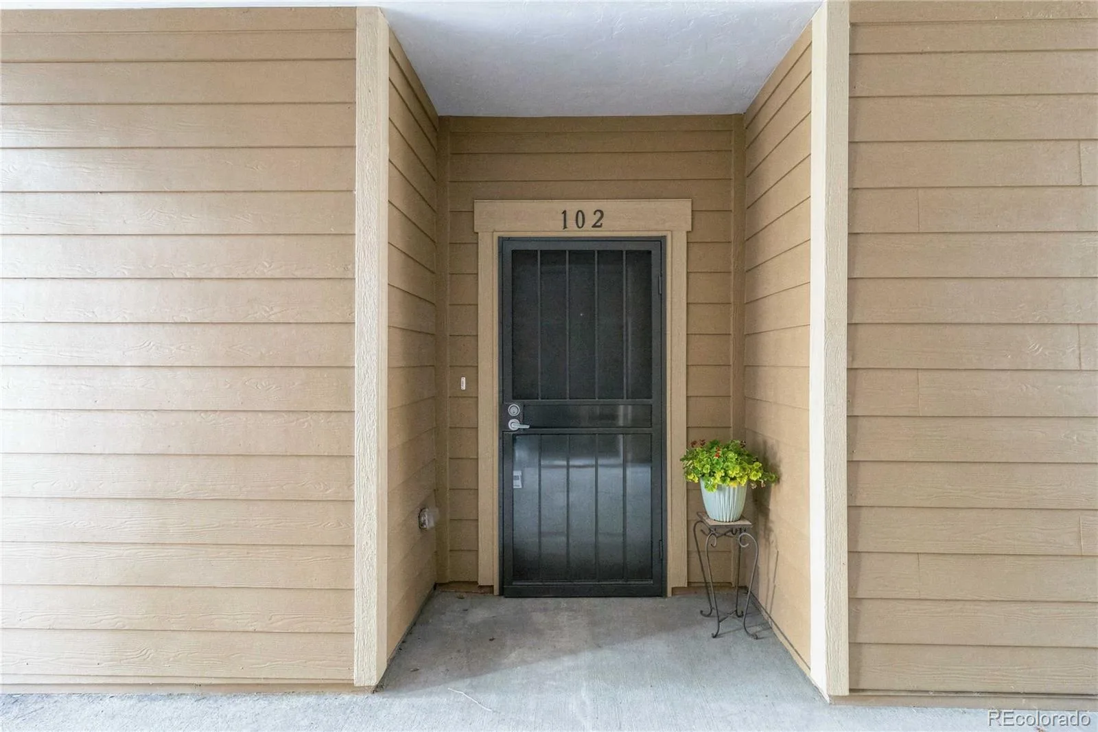 10052 W Ute Place #102 Littleton CO 80127 | MLS #REC6925626 08312026164346 1600 3