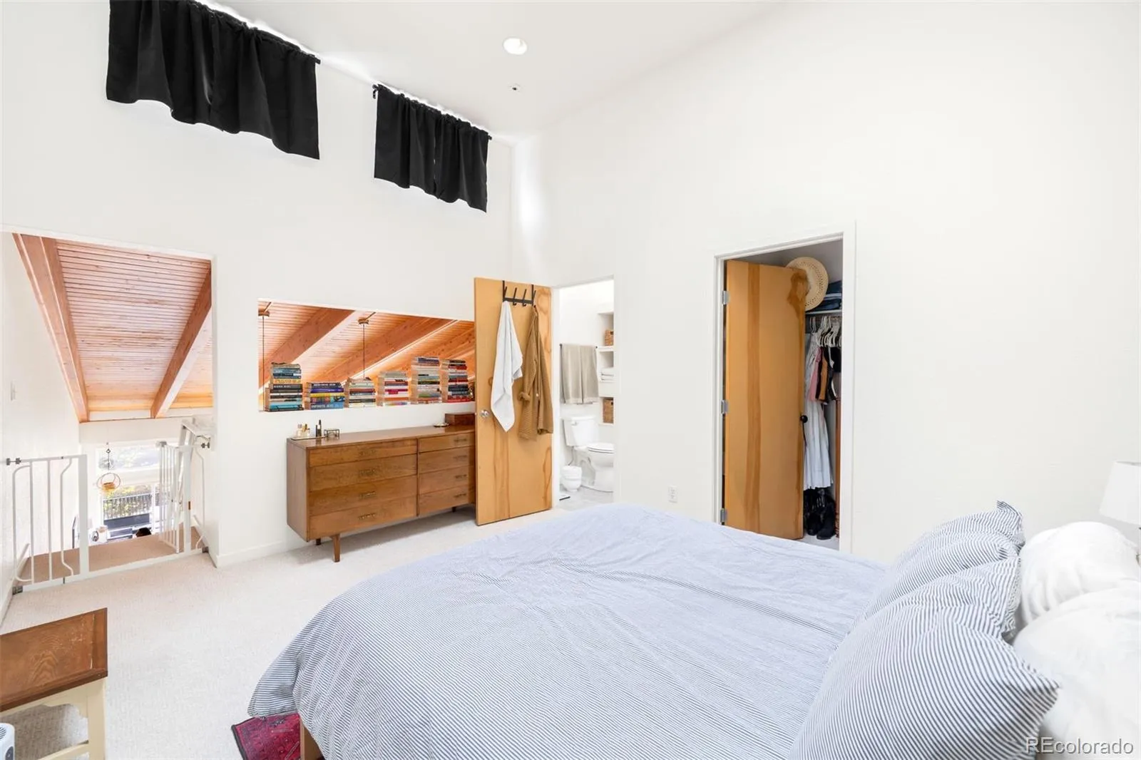 04172026162544 1600 16