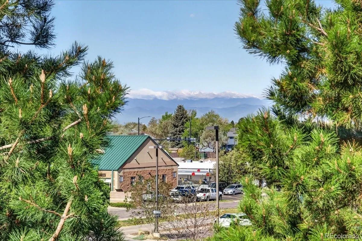 5421 S Bahama Court Centennial CO 80015 MLS #REC6932215 04242026225024 1200 23