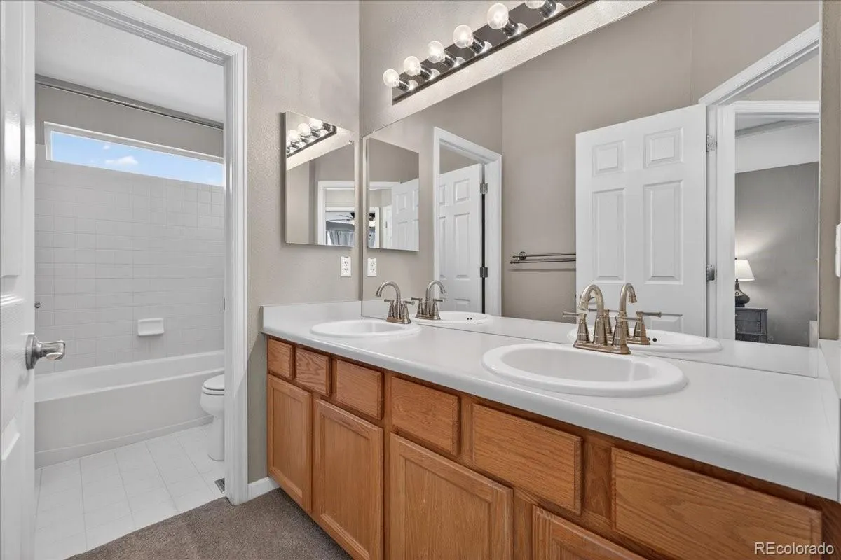 5421 S Bahama Court Centennial CO 80015 MLS #REC6932215 04242026225024 1200 28