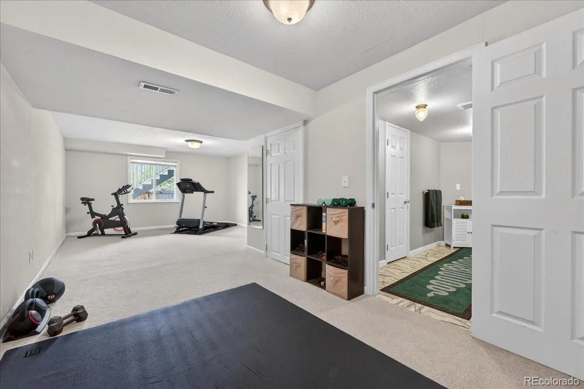 5421 S Bahama Court Centennial CO 80015 MLS #REC6932215 04242026225024 1200 33