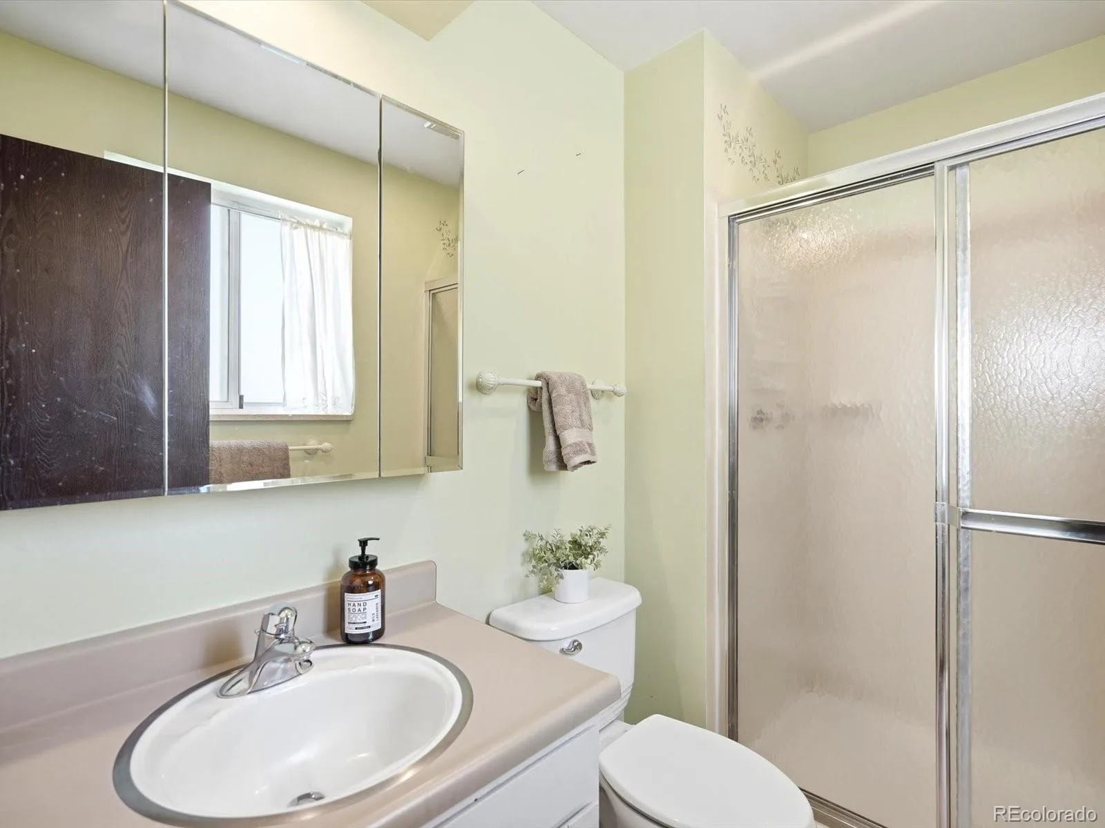 8220 Hoyt Way Arvada CO 80005 MLS #REC6933147 07092026220540 1600 16