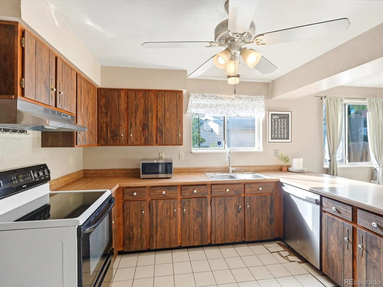 8220 Hoyt Way Arvada CO 80005 MLS #REC6933147 07092026220540 1600 9