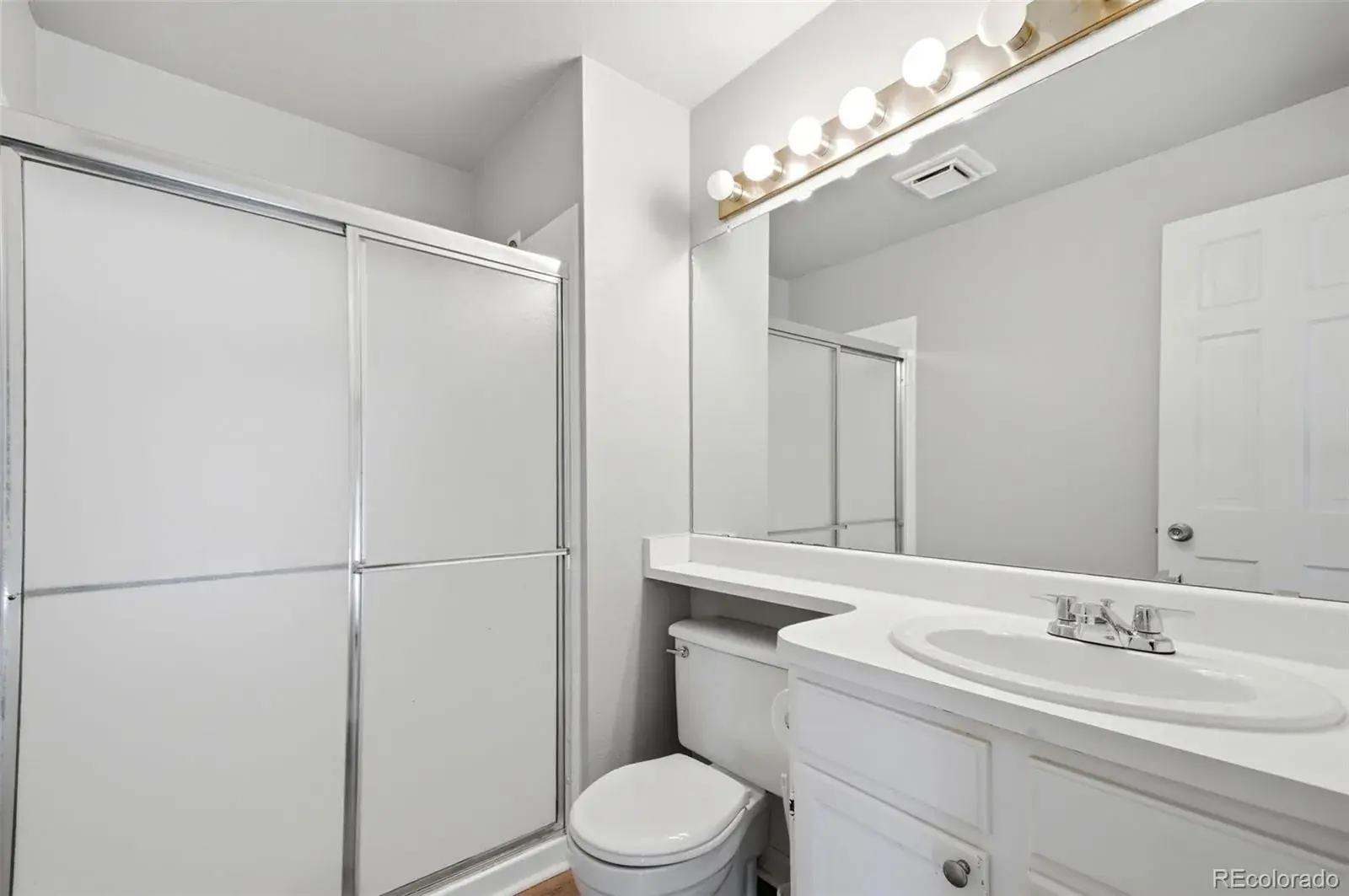 816 S Vance Street #B Lakewood CO 80226 MLS #REC6933557 02052026174726 1600 10