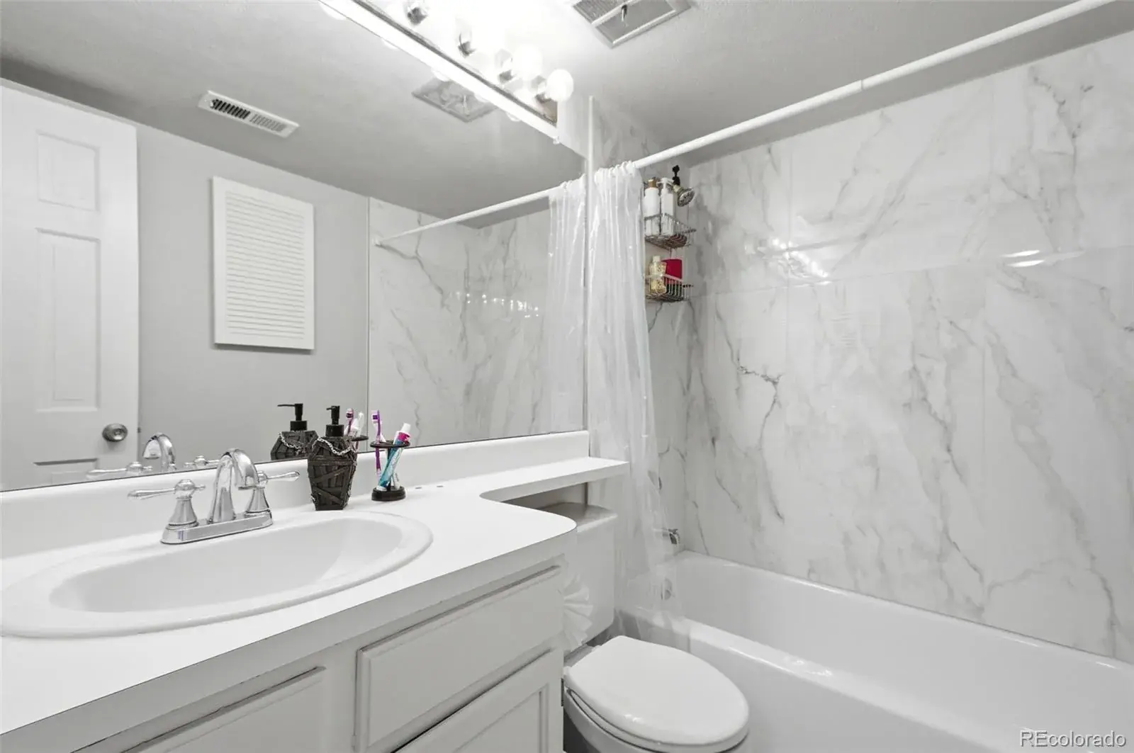 816 S Vance Street #B Lakewood CO 80226 MLS #REC6933557 02052026174726 1600 9