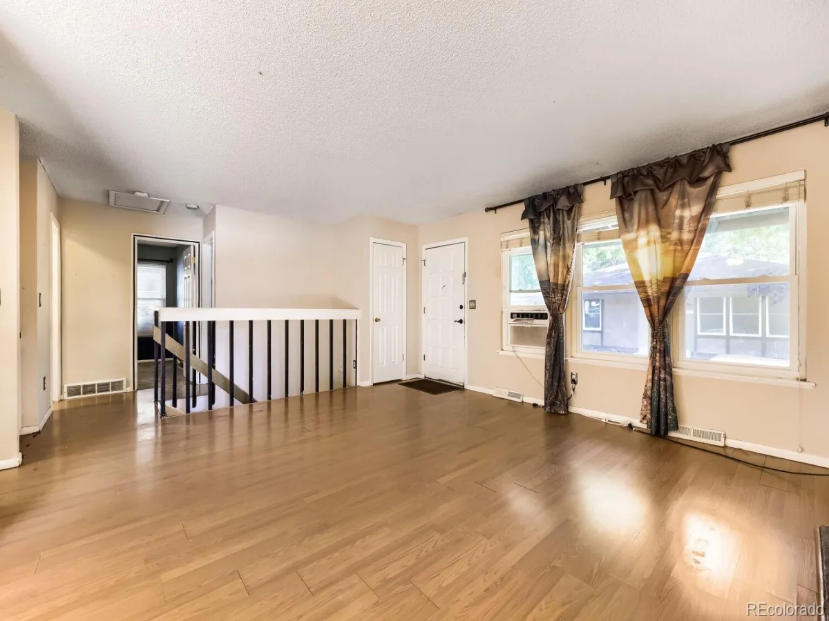 3750 S Granby Way Aurora CO 80014 | MLS #REC6934066 07272026010006 1200 6