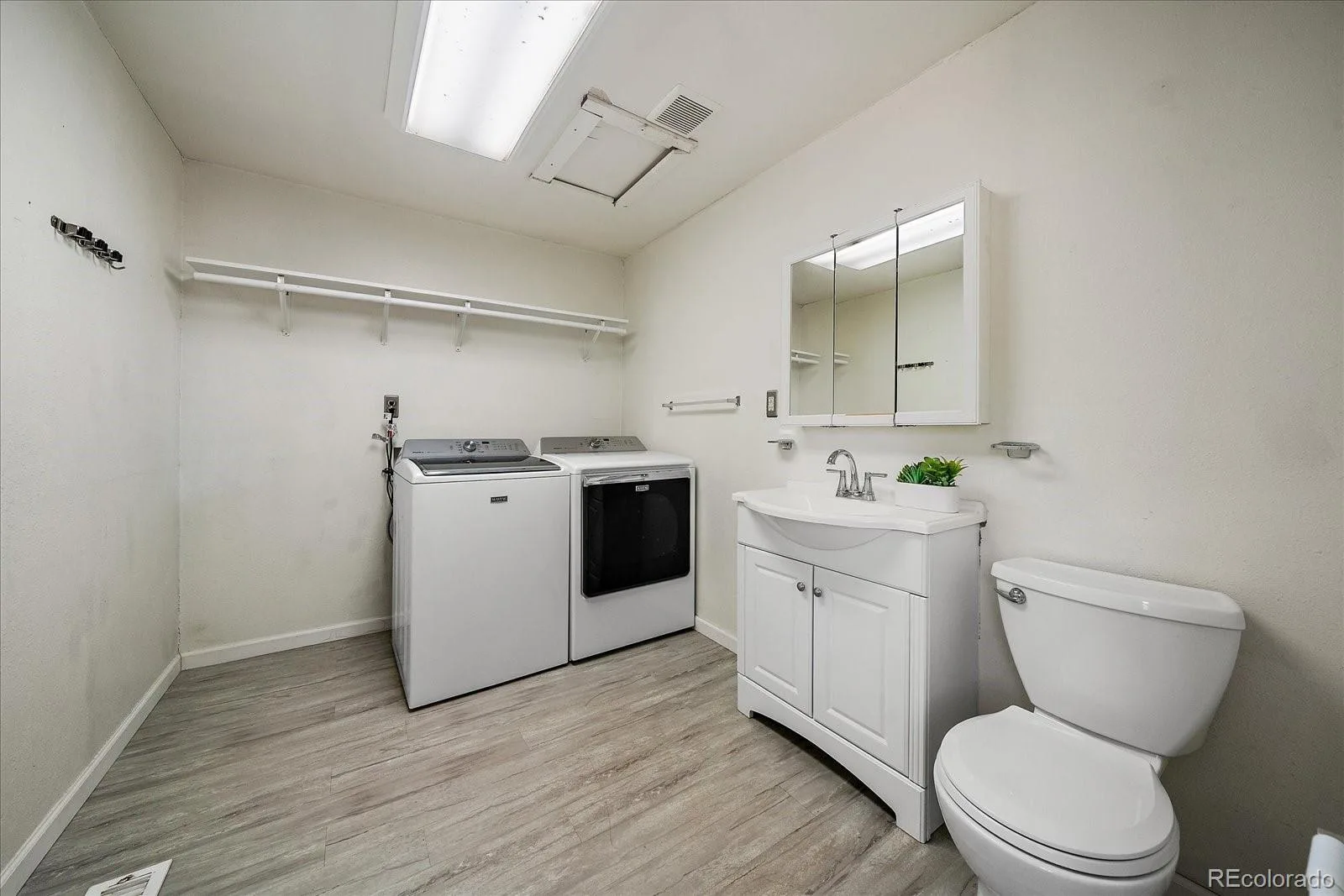 750 Kenton Street Aurora CO 80010 | MLS #REC6934963 08162026050953 1600 14