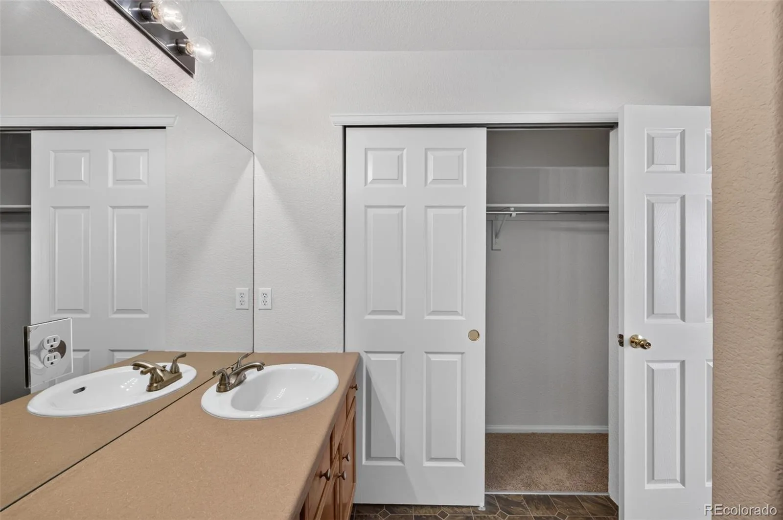4323 S Jebel Lane Aurora CO 80015 | MLS #REC6937381 07152026082446 1600 22