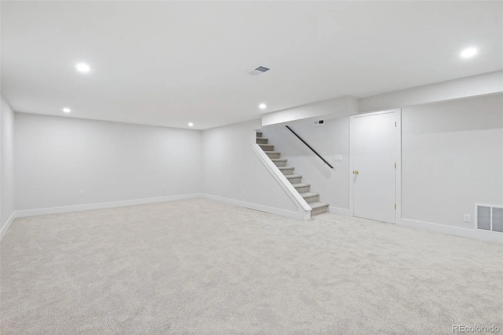 6695 S Ogden Street Centennial CO 80121 MLS #REC6939001 06262026151140 1600 22