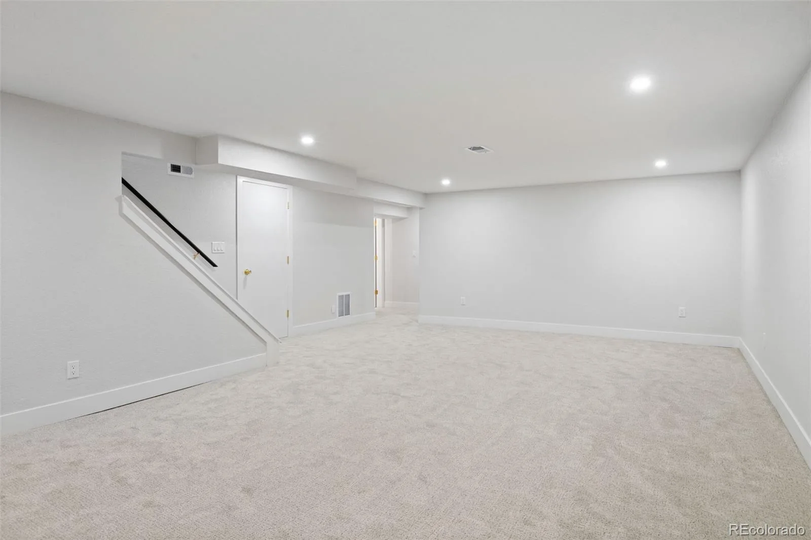 6695 S Ogden Street Centennial CO 80121 MLS #REC6939001 06262026151140 1600 23