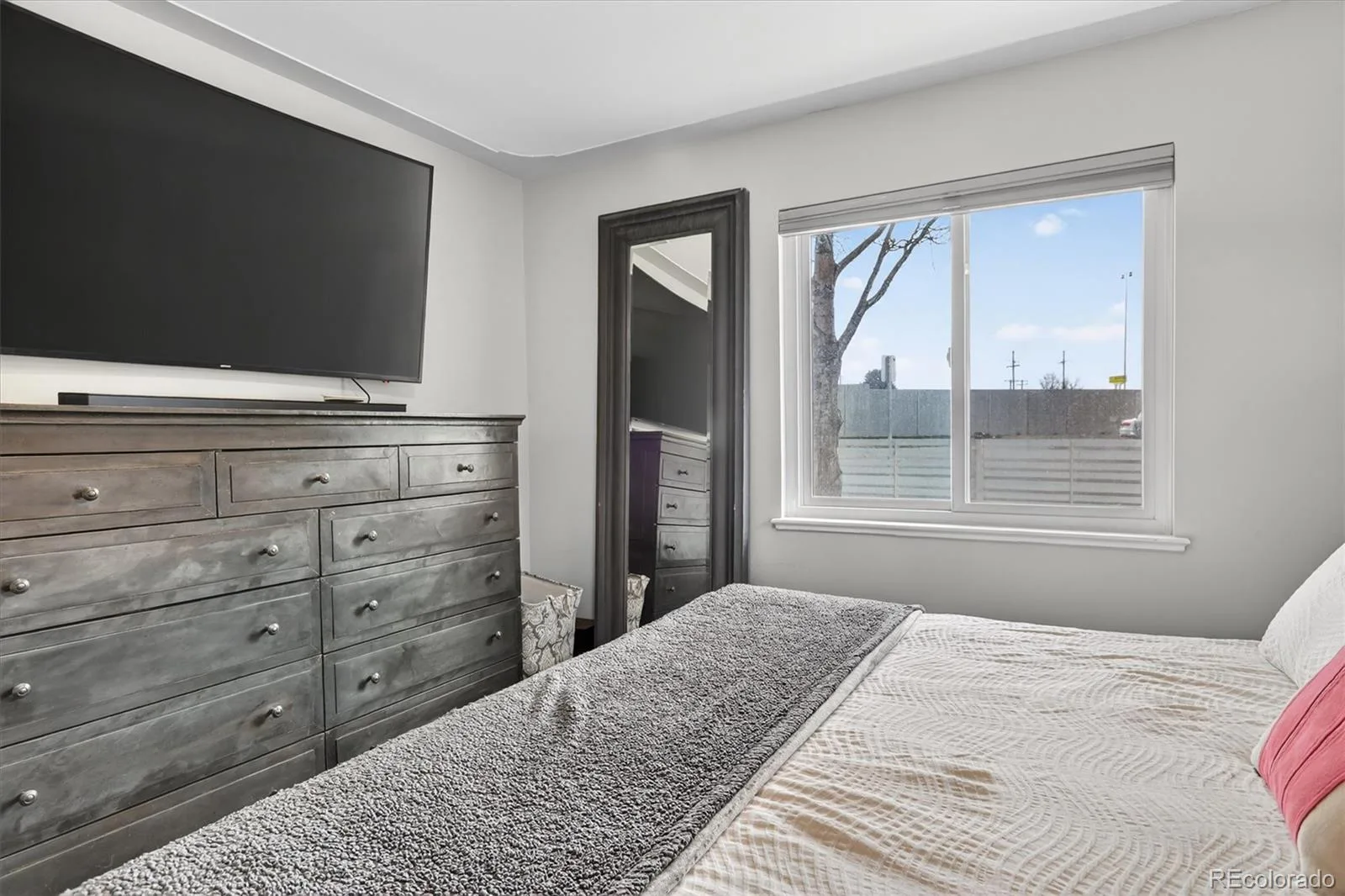 2201 S Dexter Street Denver CO 80222 | MLS #REC6939959 08052026165612 1600 24