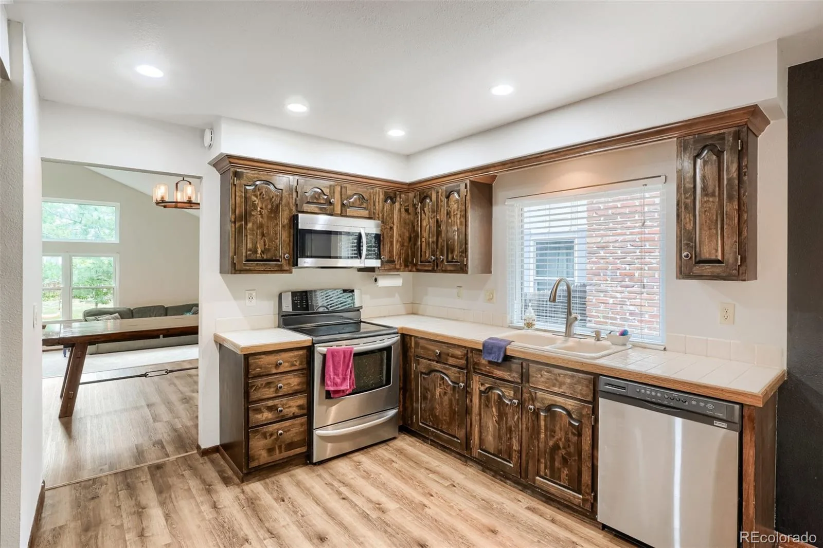7706 S Curtice Circle Littleton CO 80120 | MLS #REC6941407 07252026031520 1600 7