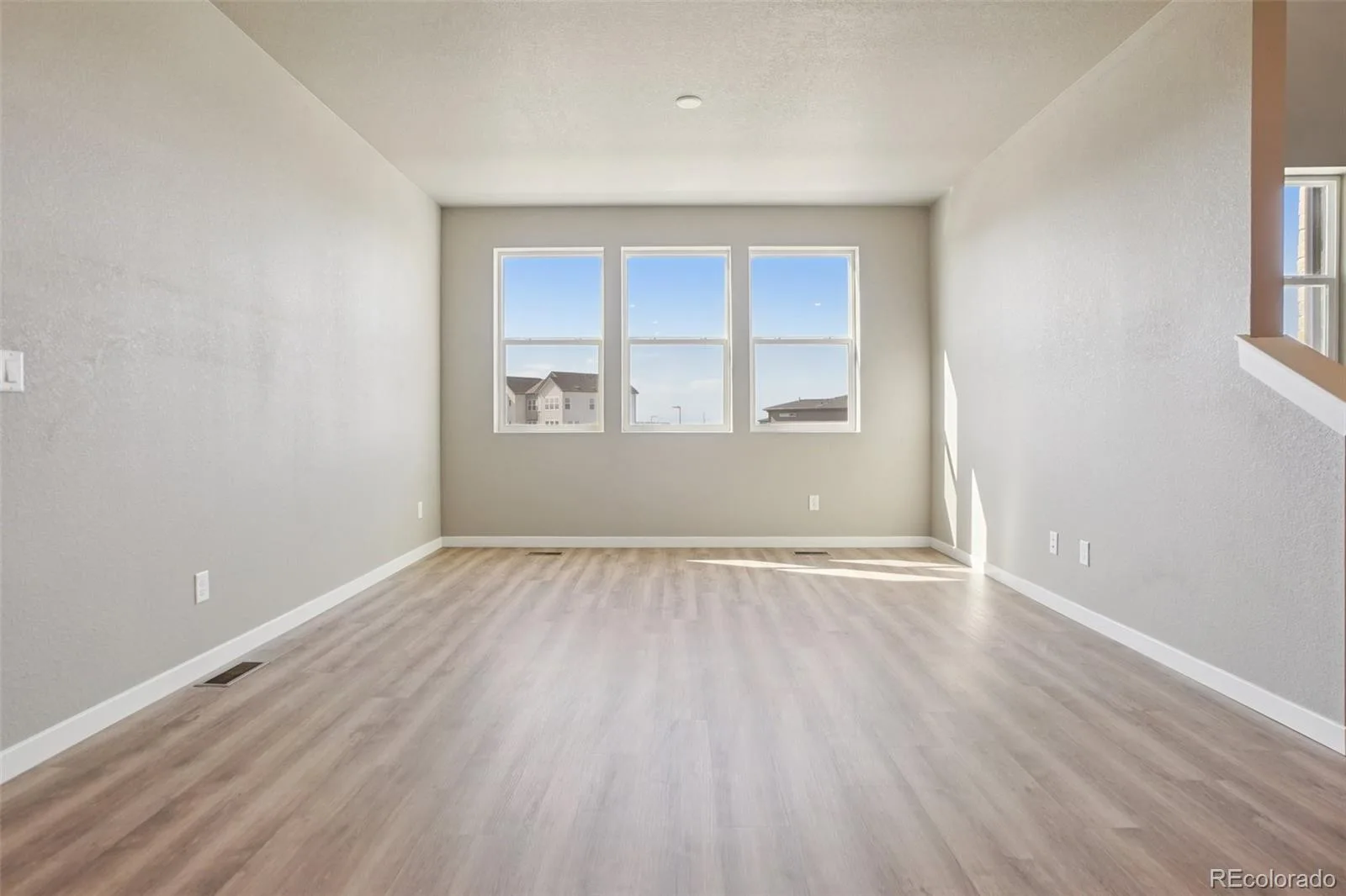 24121 E 54th Place Aurora CO 80019 | MLS #REC6941500 07302026225224 1600 9