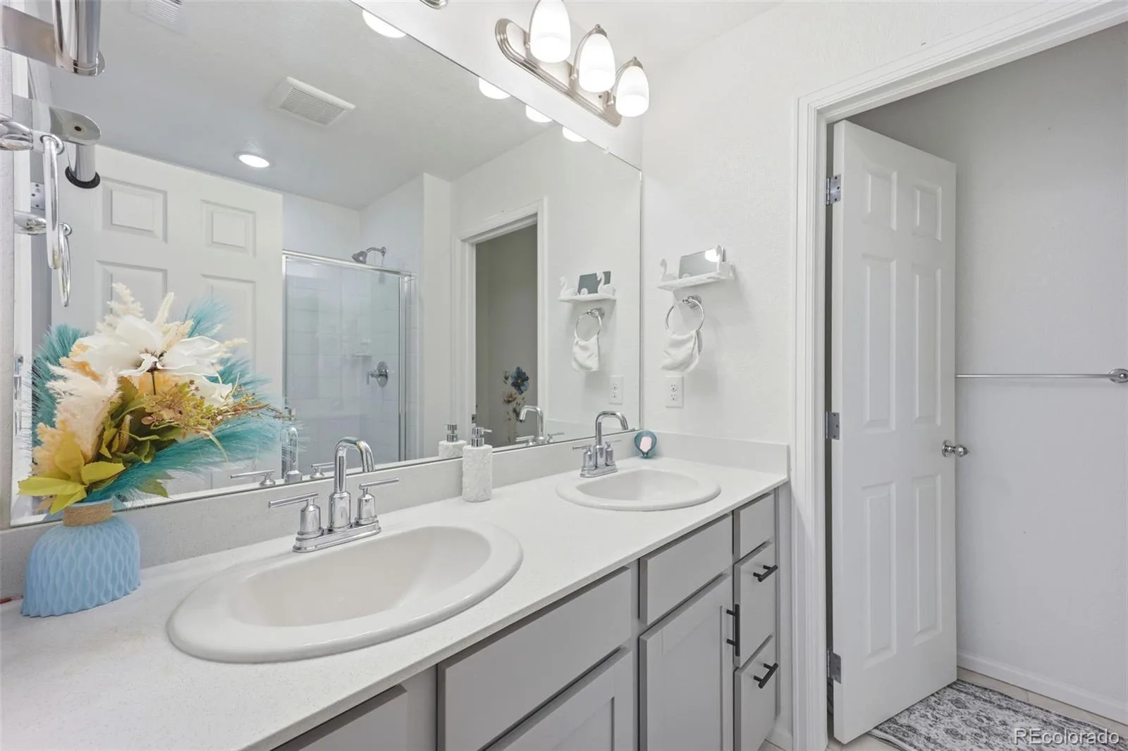 16535 E Alameda Parkway Aurora CO 80017 | MLS #REC6946000 07142026164944 1600 12
