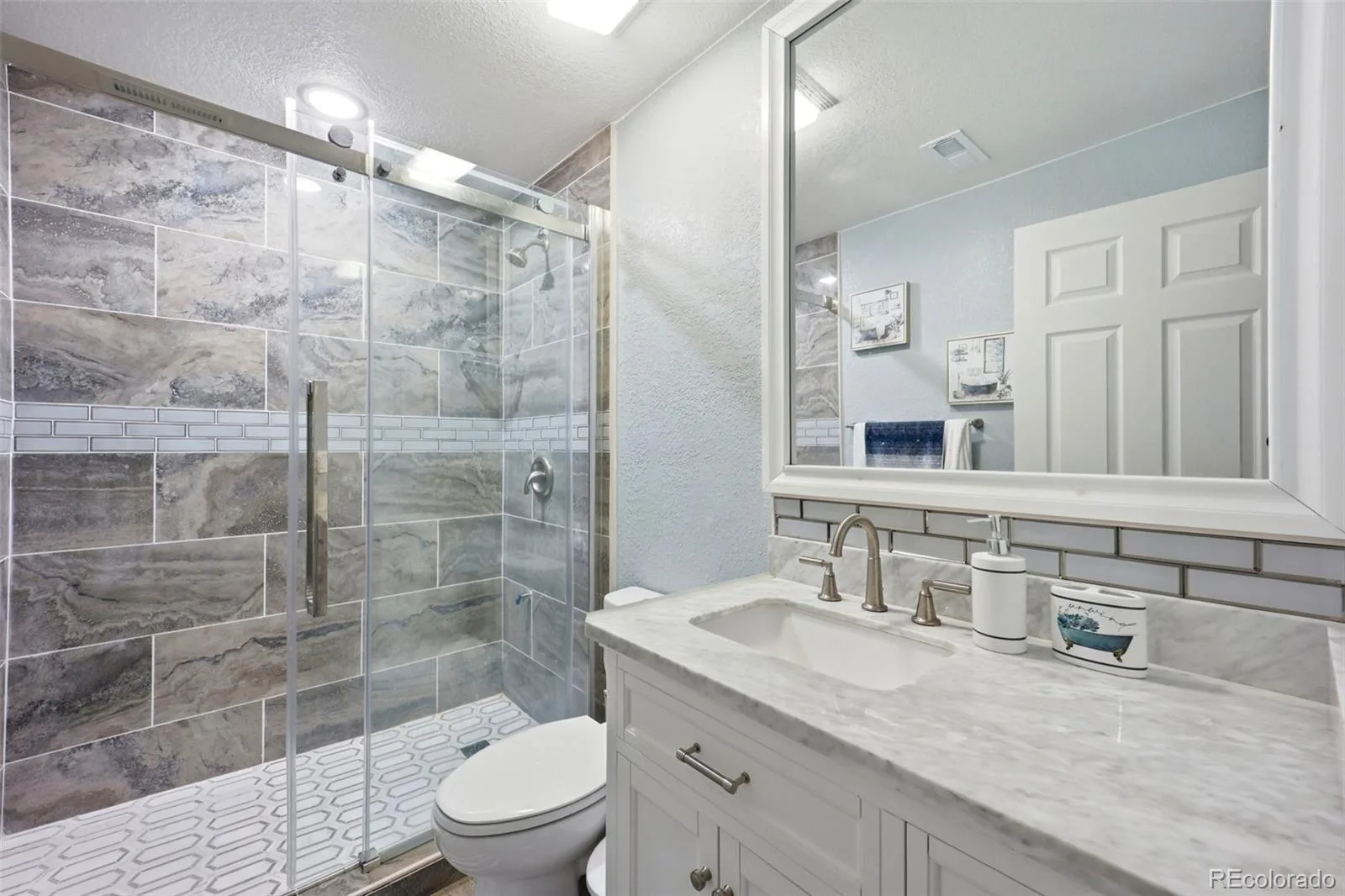 16535 E Alameda Parkway Aurora CO 80017 | MLS #REC6946000 07142026164944 1600 23