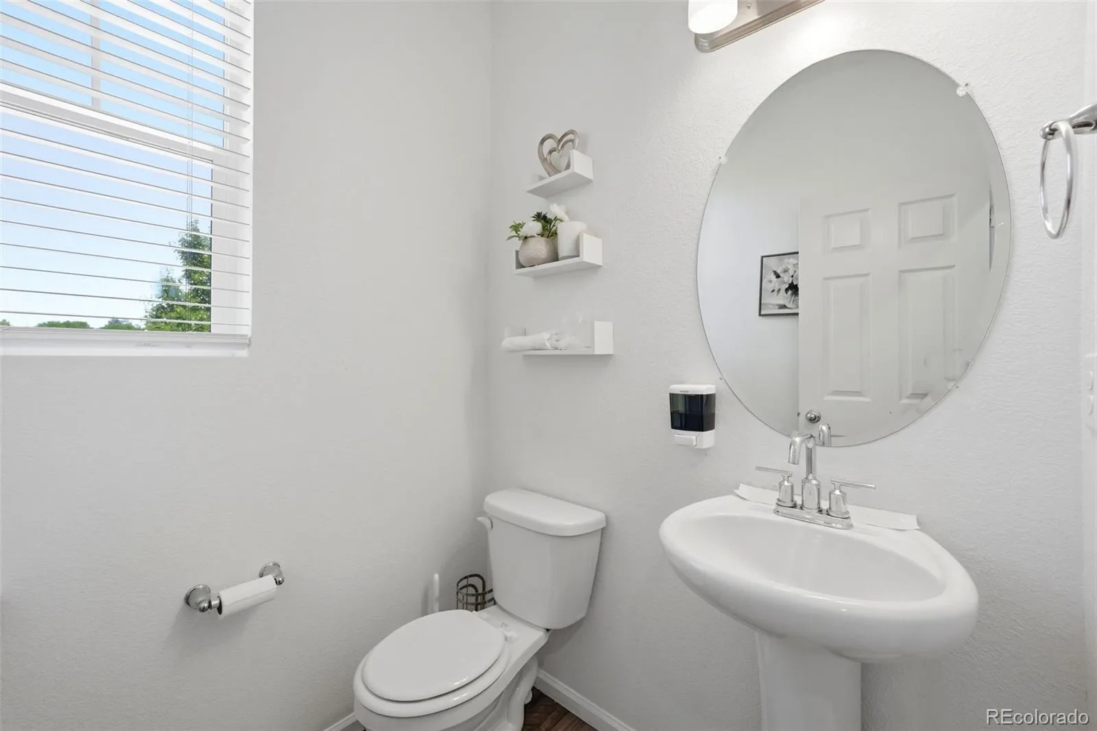 16535 E Alameda Parkway Aurora CO 80017 | MLS #REC6946000 07142026164944 1600 9