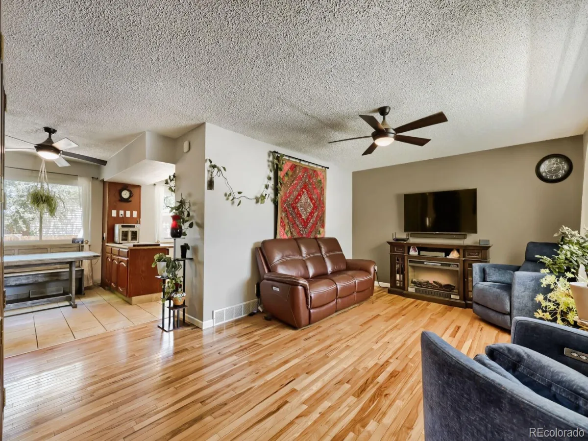 4 Seattle Lane Longmont CO 80501 MLS #REC6952880 06142026012004 1200 2