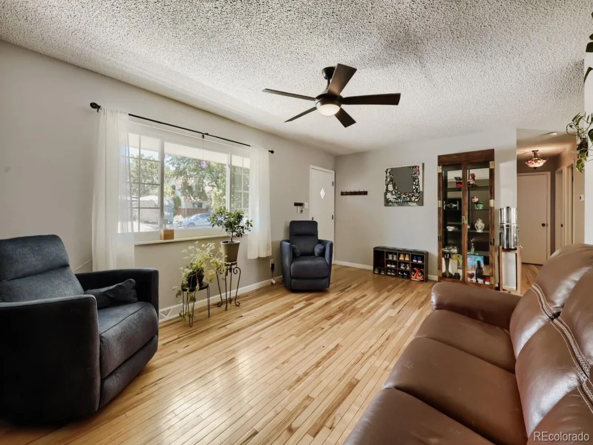 4 Seattle Lane Longmont CO 80501 MLS #REC6952880 06142026012004 1200 3