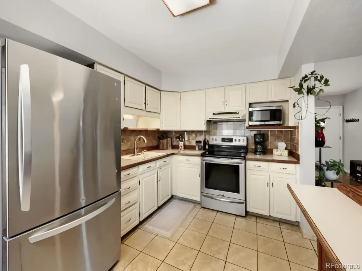 4 Seattle Lane Longmont CO 80501 MLS #REC6952880 06142026012004 1200 7