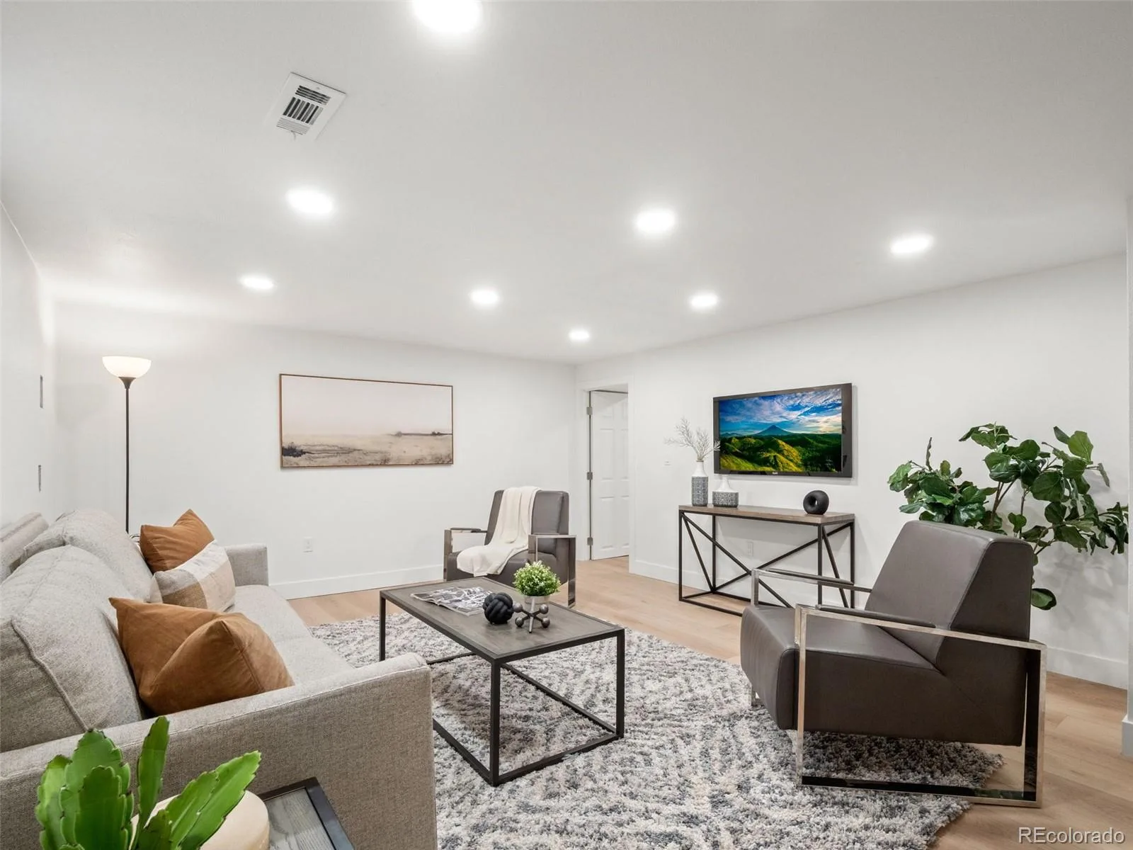 6461 E Cornell Avenue Denver CO 80222 MLS #REC6953600 06102026172109 1600 25