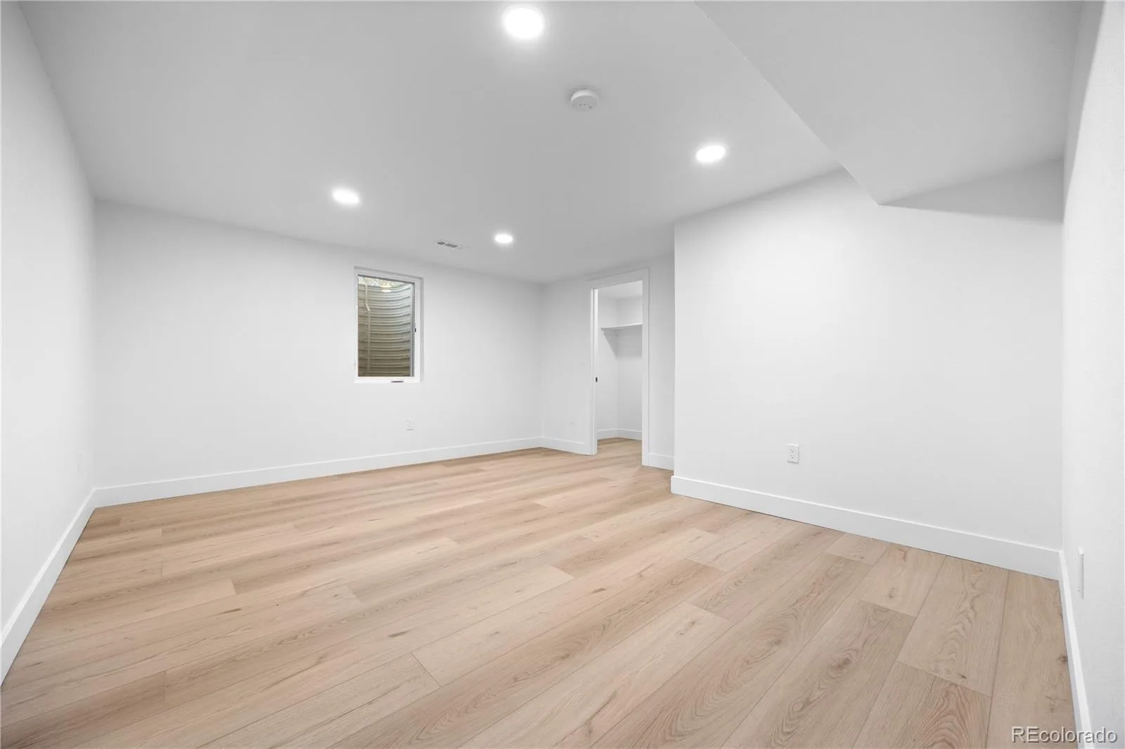 6461 E Cornell Avenue Denver CO 80222 MLS #REC6953600 06102026172109 1600 29