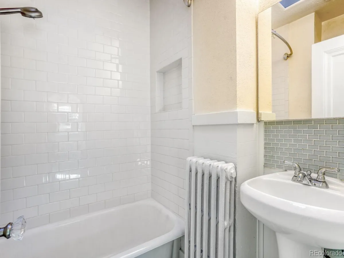 935 E Virginia Avenue Denver CO 80209 MLS #REC6955609 05062026230936 1200 15