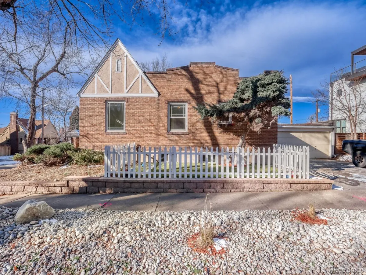 935 E Virginia Avenue Denver CO 80209 MLS #REC6955609 05062026230936 1200 21