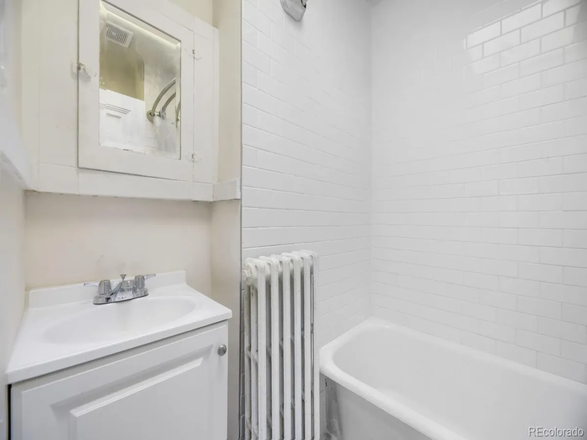 935 E Virginia Avenue Denver CO 80209 MLS #REC6955609 05062026230936 1200 7
