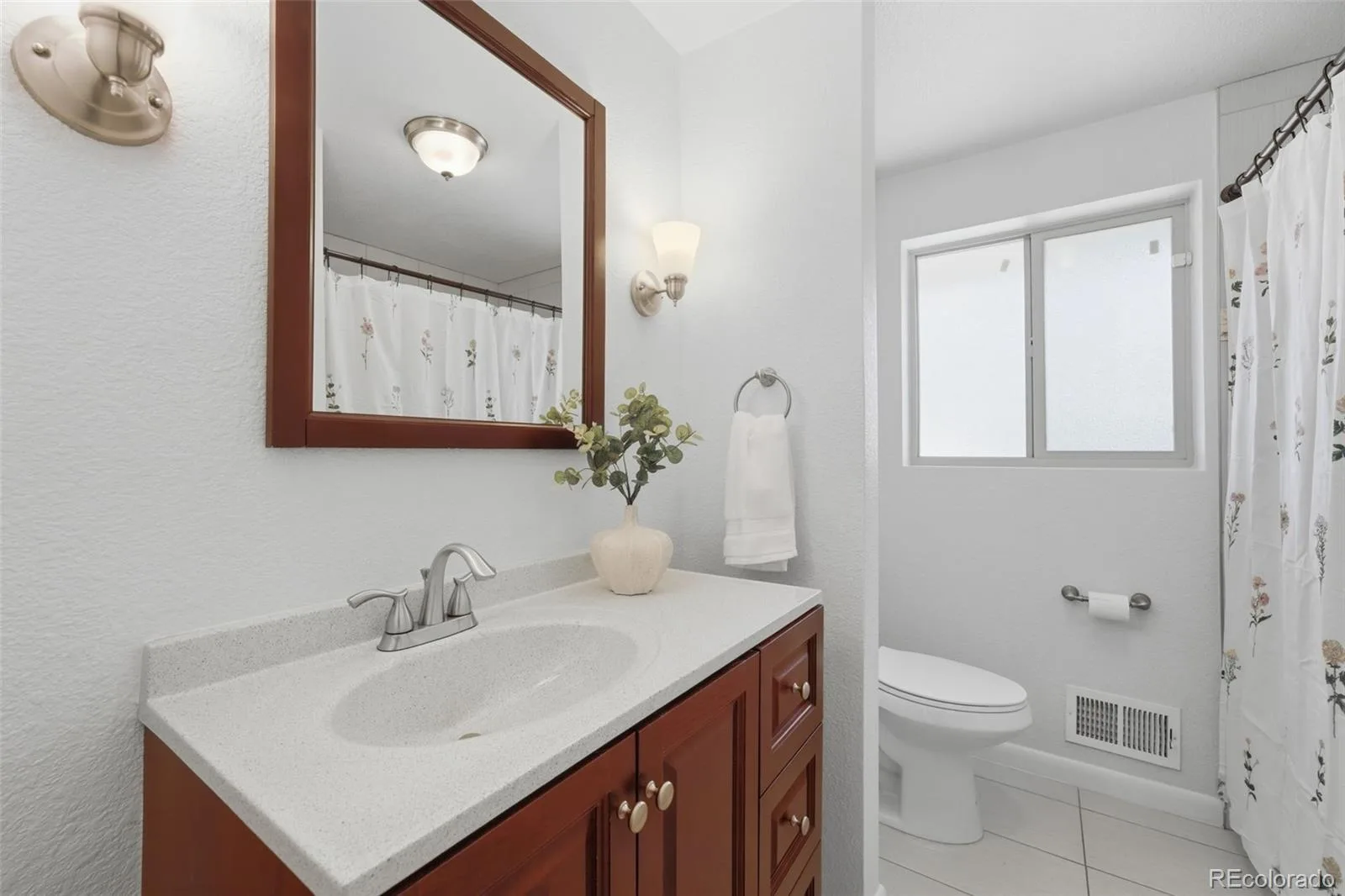 645 Cody Court Lakewood CO 80215 MLS #REC6958827 07142026040844 1600 16