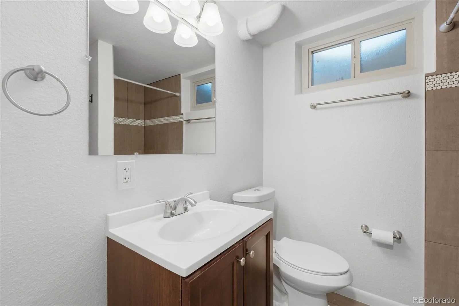 645 Cody Court Lakewood CO 80215 MLS #REC6958827 07142026040844 1600 23